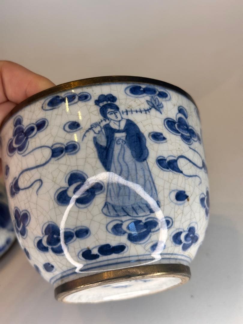 洪憲年製　染付　人物図　蓋付小壺　開片　包銀口　底款有り　青花　古陶磁