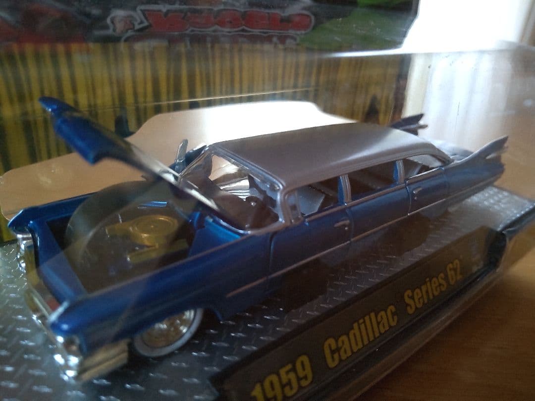 ミニカー M2machines 1959 cadillac 1/64