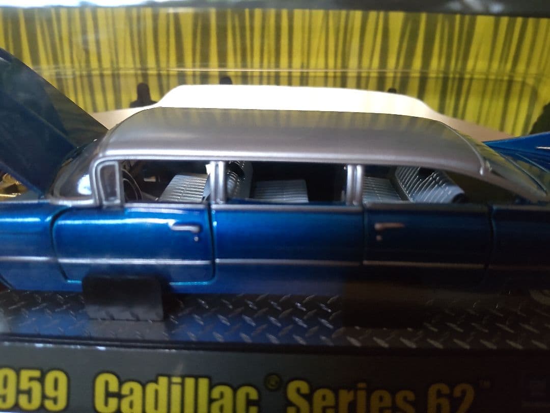 ミニカー M2machines 1959 cadillac 1/64