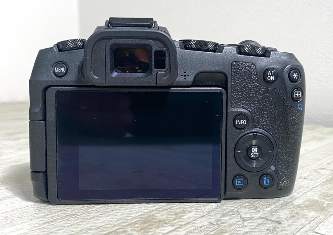 Canon EOS RP ボディ フルサイズ機 カメラ（箱つき）