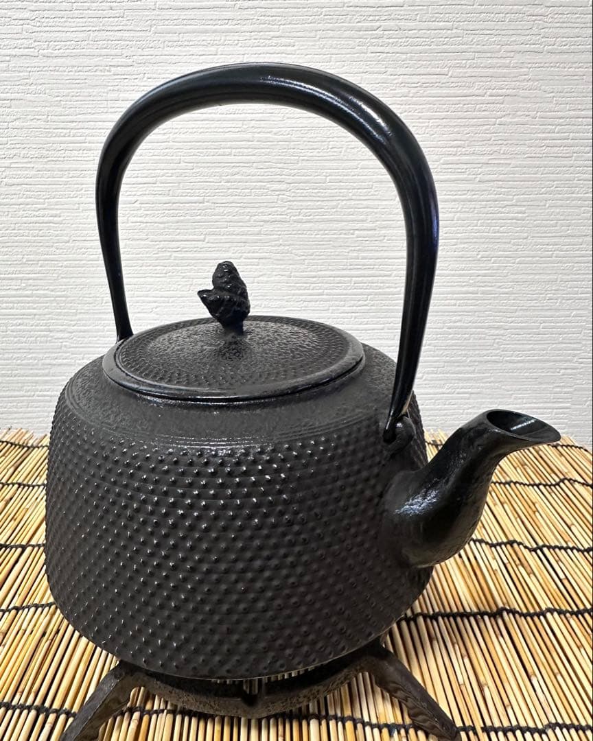 未使用品　工房和秋 金野 和秋作 １５型九重アラレ　南部鉄瓶　南部鉄器　鉄瓶