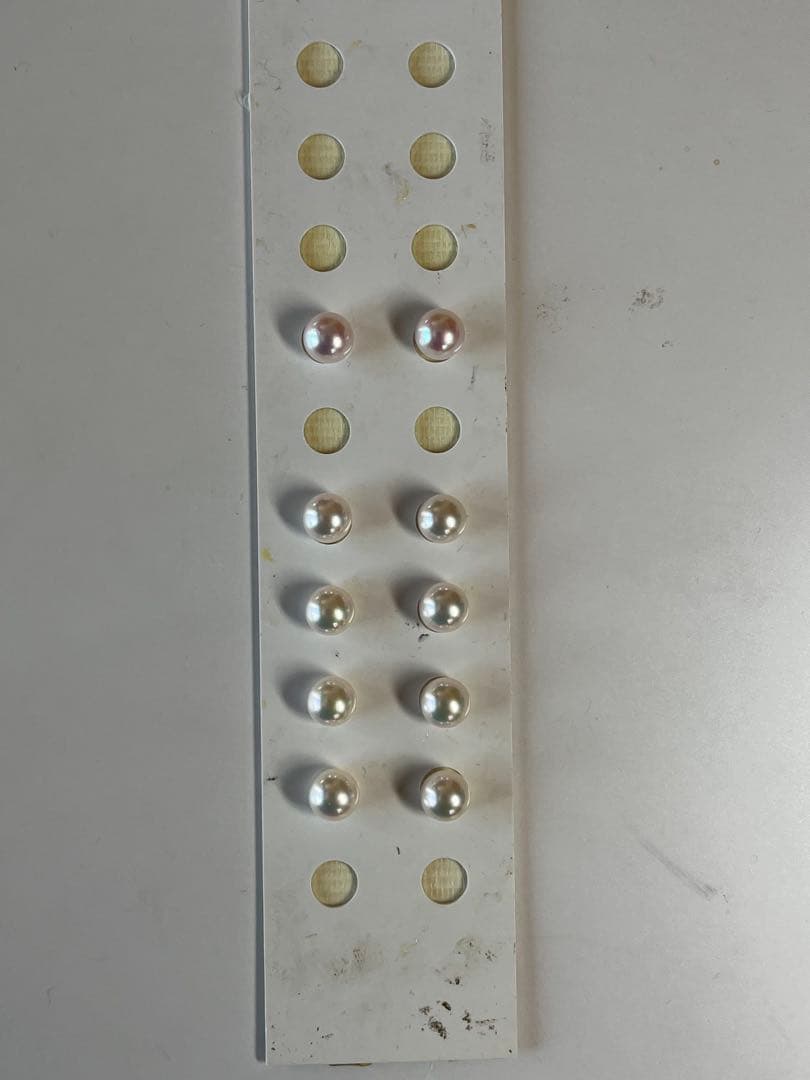 Mi　8mm~8.5mm　花珠　片穴ルース