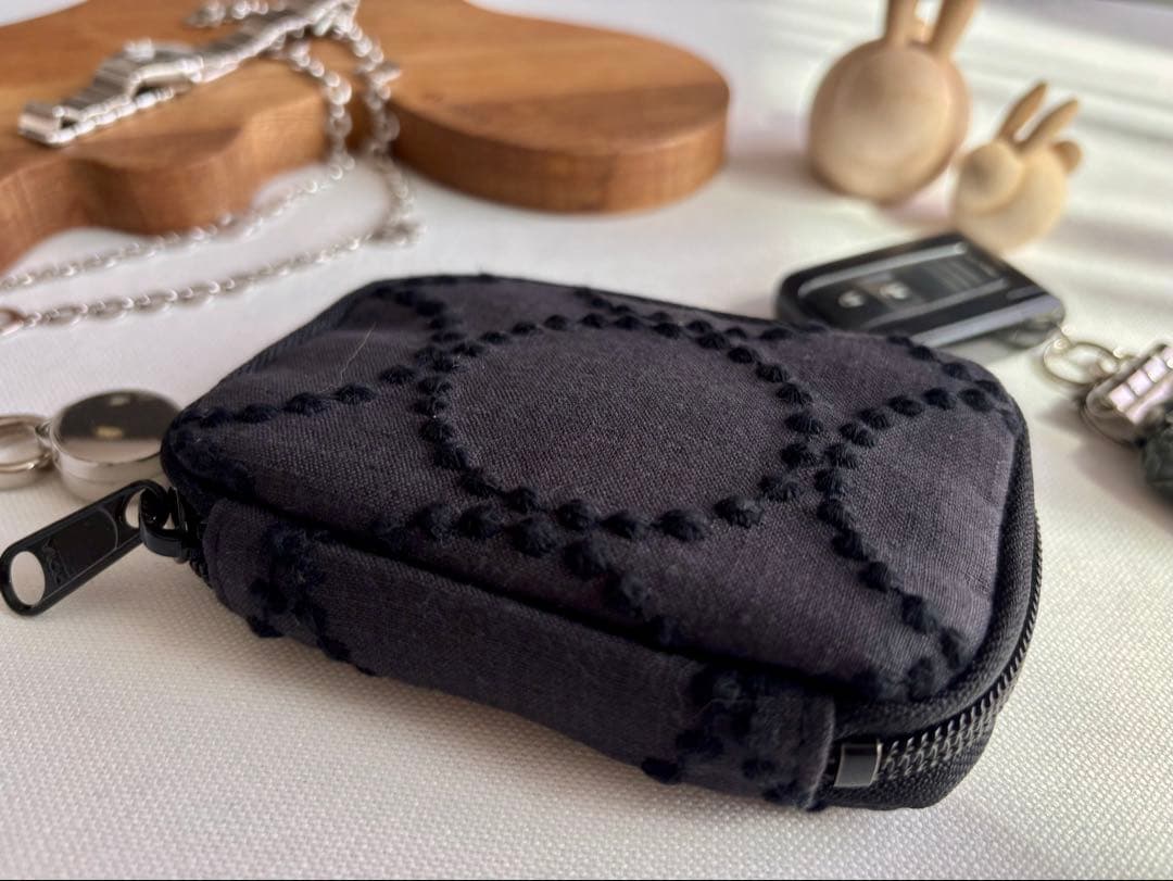 comin【マルチケース／キーポーチ】タンバリン チャコール×ブラック