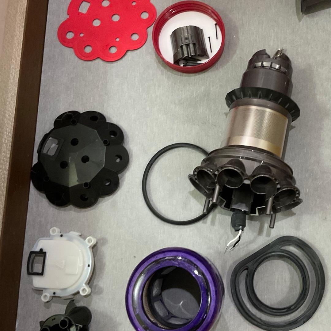 美品『分解洗浄済』Dyson Digital Slim Fluffy SV18