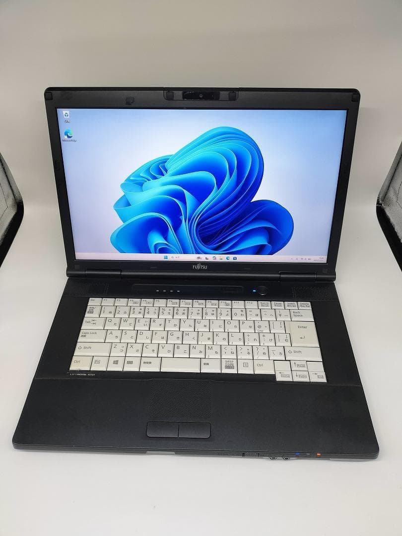 【FUJITSU】爆速 Core i7/新品SSD256GBノートパソコン B2