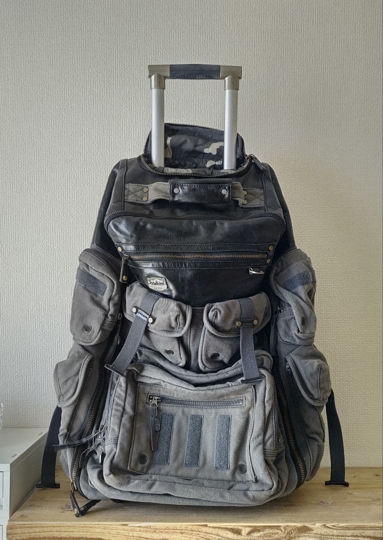 よっちゃん&アッ君　Diesel グレー キャリーバッグ