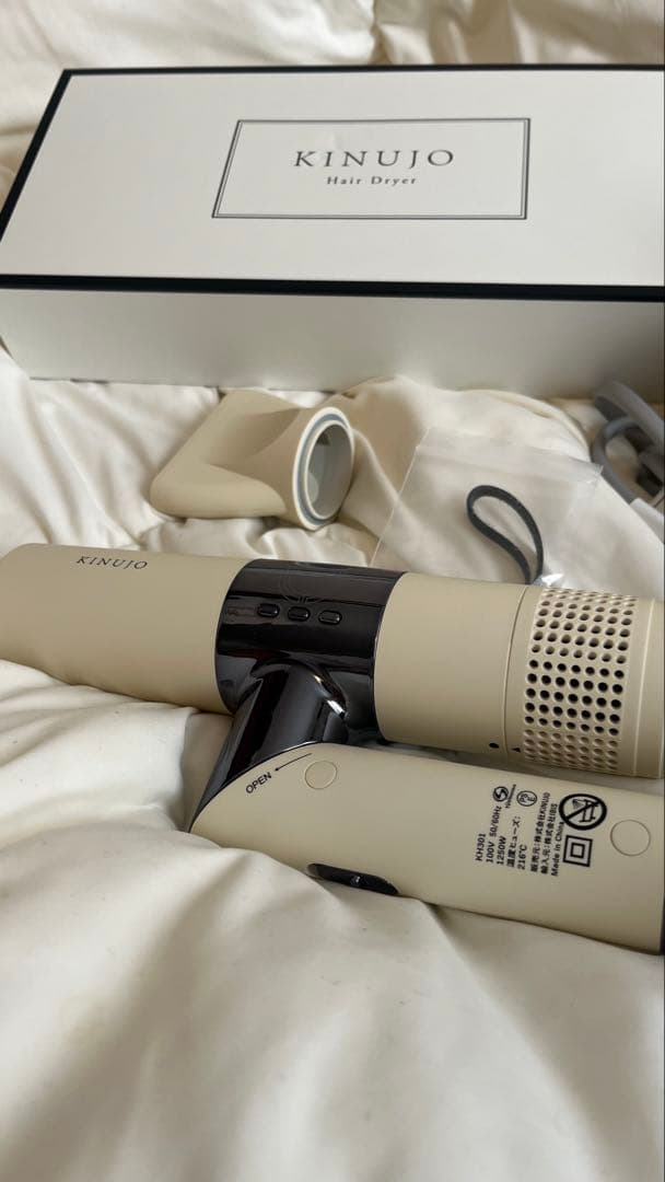 ◼️みぃ◼️KINUJO ヘアドライヤー