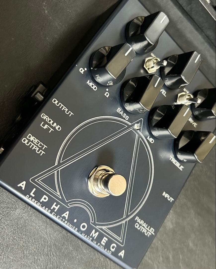 Darkglass AlphaOmega bass preamp エフェクター