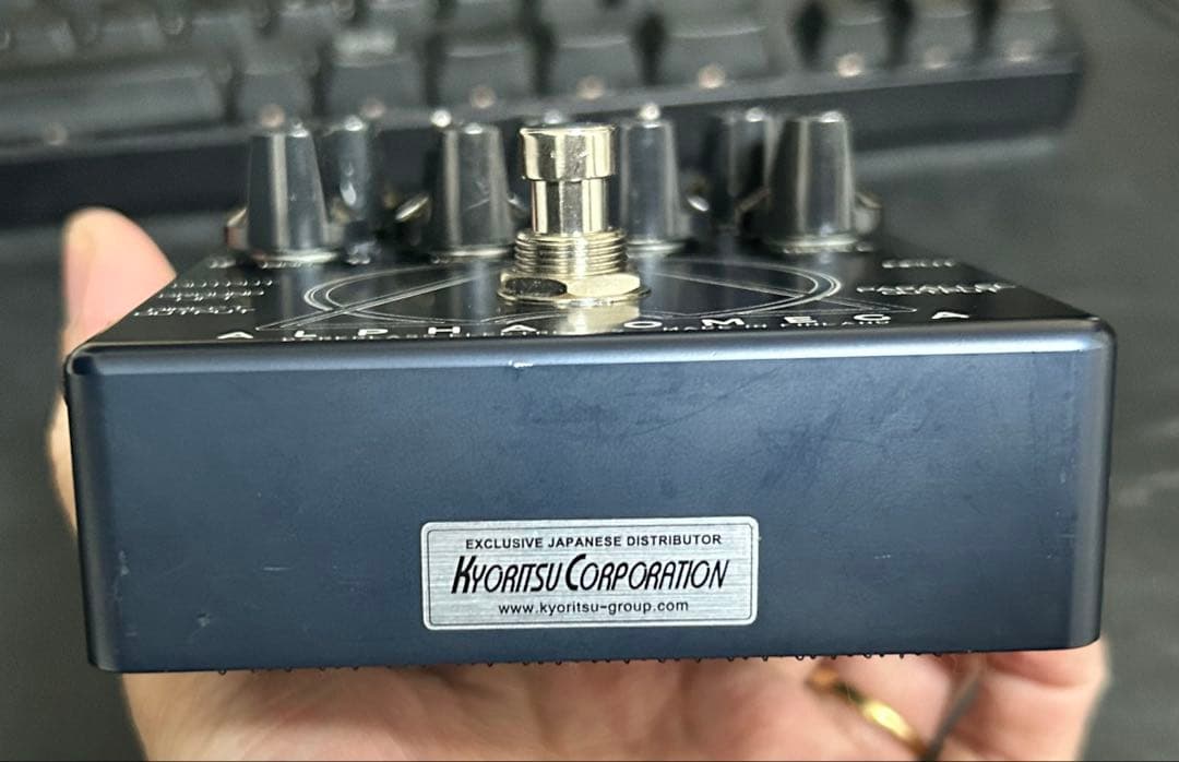 Darkglass AlphaOmega bass preamp エフェクター