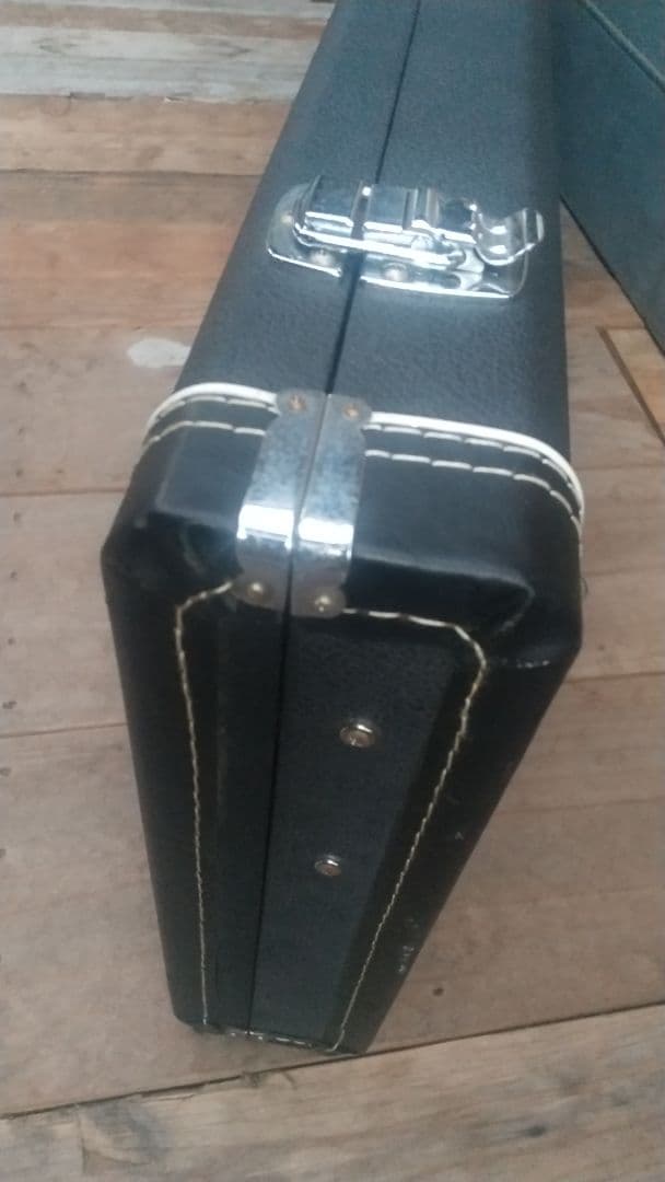 Fender ベース用ハードケース グリーンベルベット