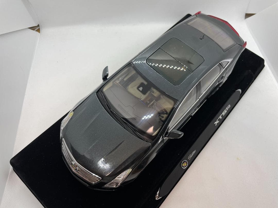 102-005 1/18 キャデラック Cadillac XTS グレー