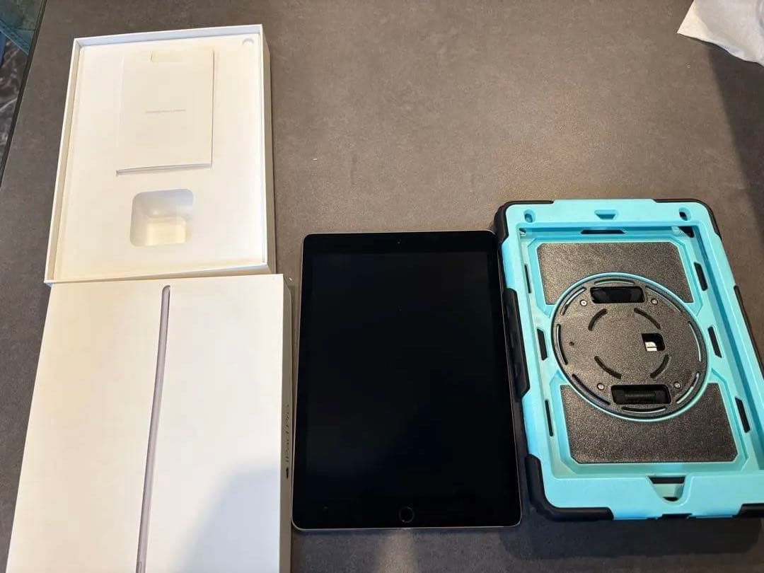 iPad pro 9.7 128GB 対衝撃ケース付き