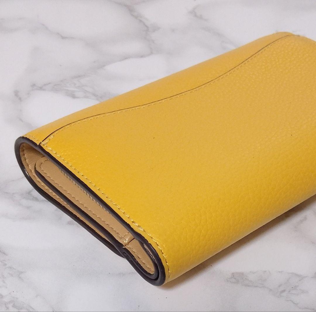 【美品】COACH コーチ エッセンシャルミディアムフラップウォレット