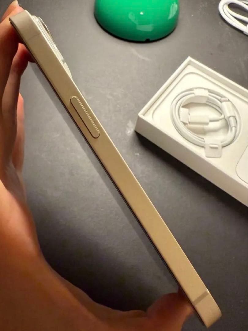 Apple iPhone 14 スターライト 本体