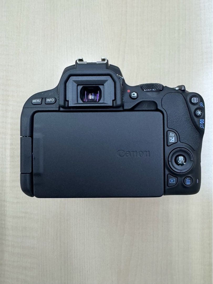 ★未使用に近い★ CANON EOS Kiss X9 ボディ ブラック