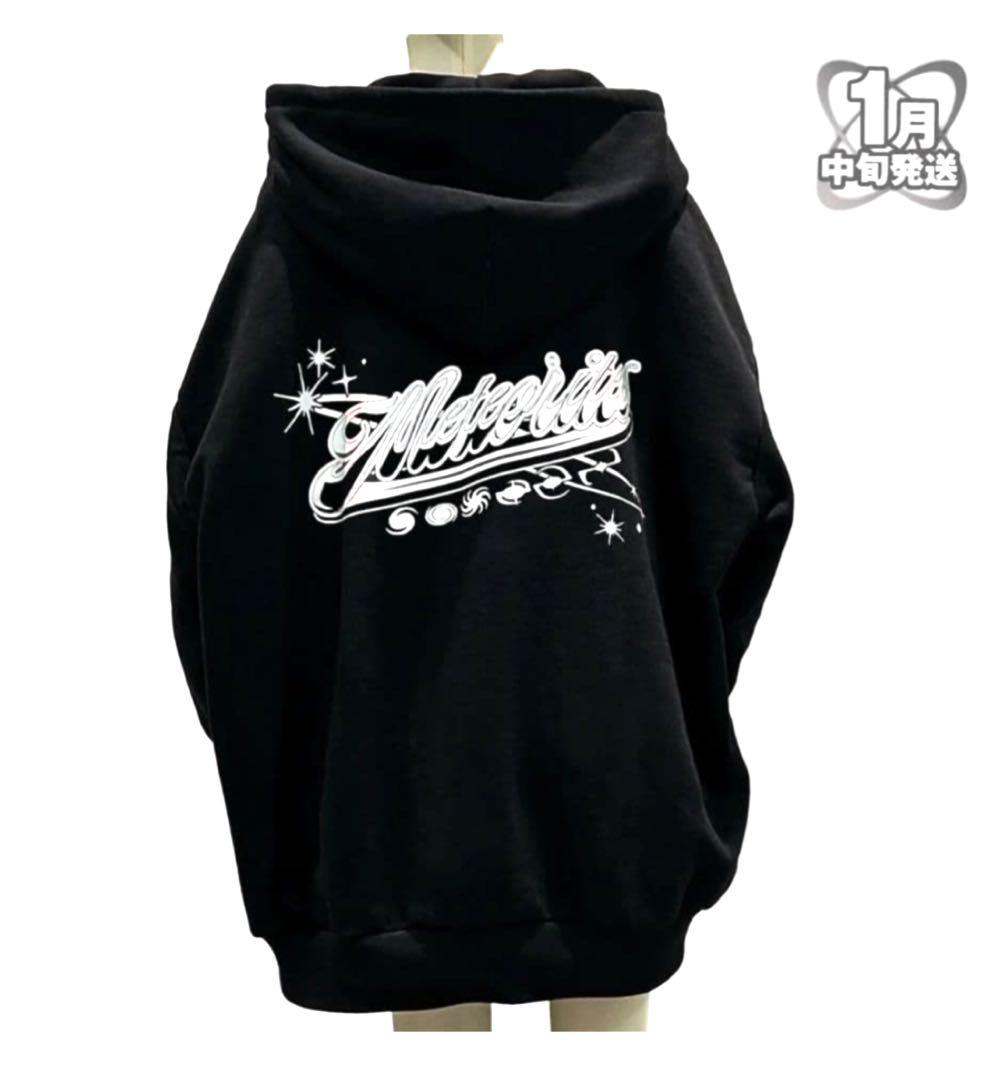 あゆみ めておら パーカー ジップアップフーディ 黒 ロゴデザイン