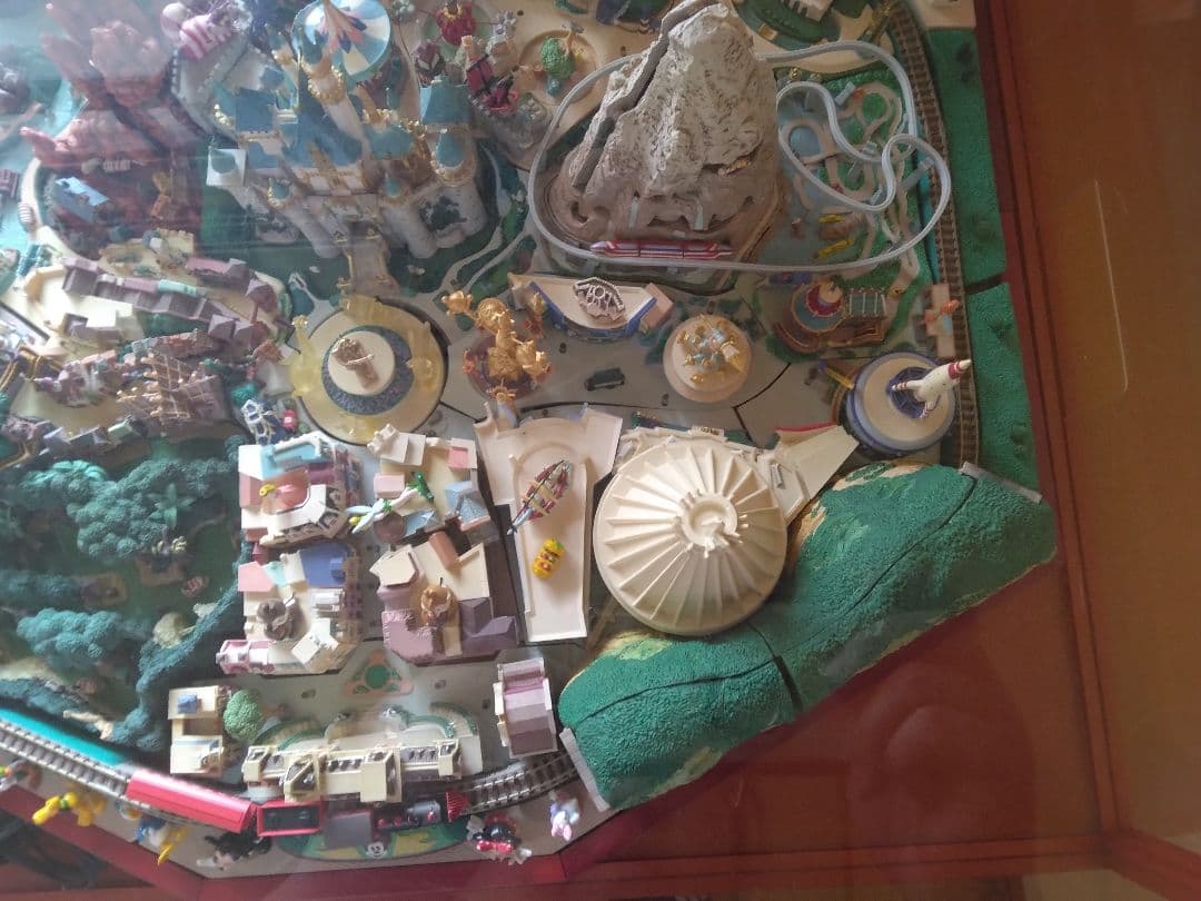 ディアゴスティーニ　ディズニーランド