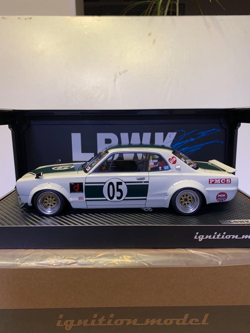 イグニッションモデル　1/18 LBWK限定　ハコスカ フィギュア付き2647