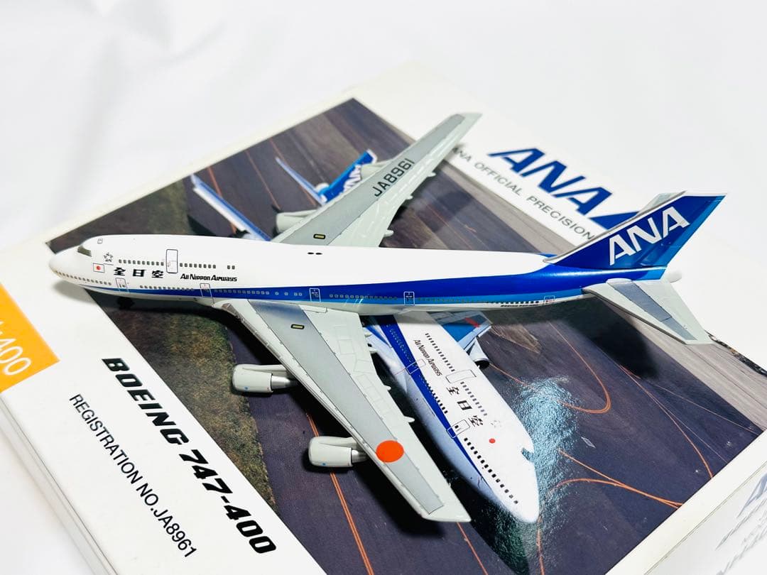 全日空商事 1/400 ANA 747-400 NH40015