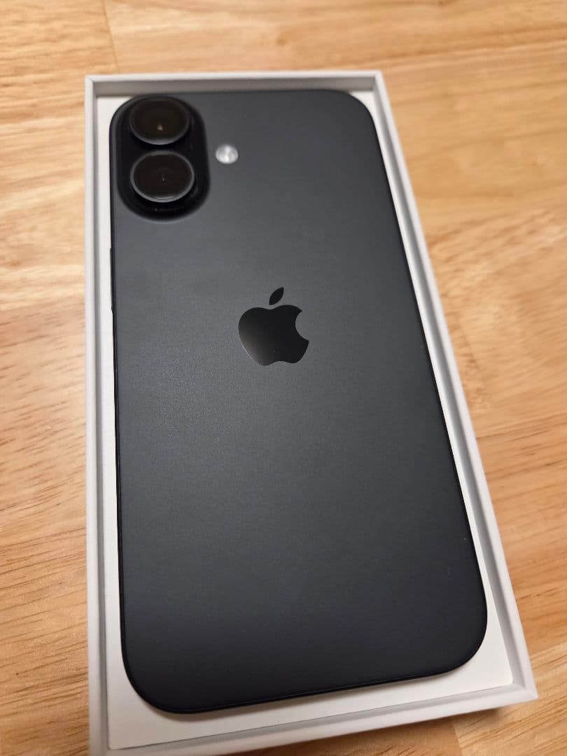 Apple iPhone 16 ブラック 本体 128GB　値下げ