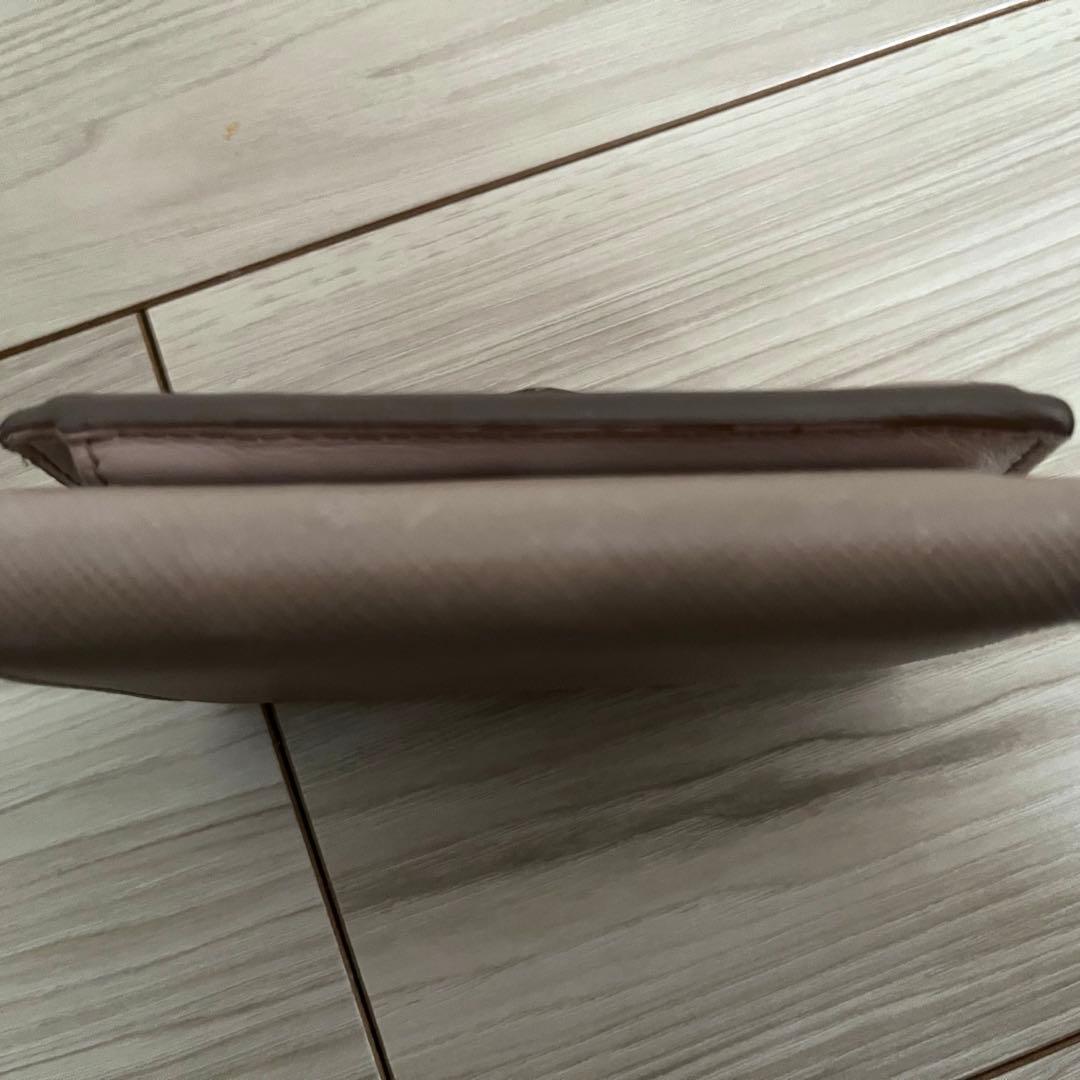 PRADA ベージュ 三つ折り財布