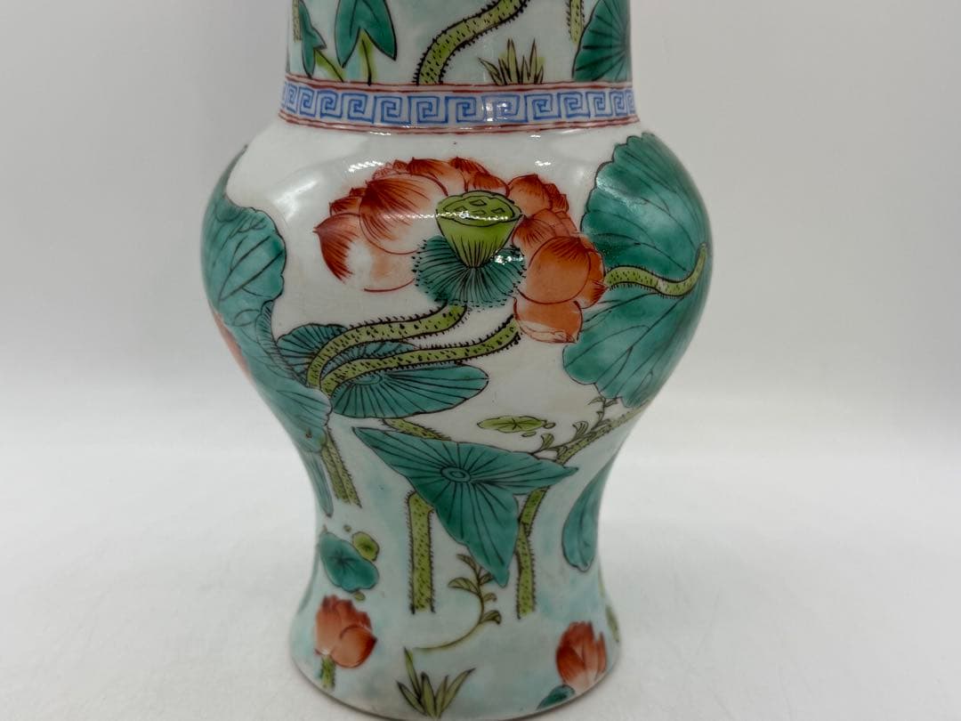 中国　色絵瓶　蓮　康熙年製銘　送料込み251127