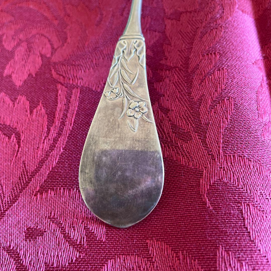 英国アンティーク　シルバー製 花彫刻 ケーキサーバ