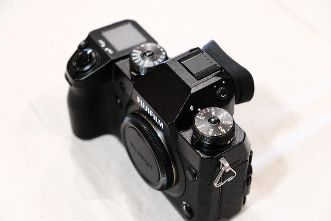 【美品】［ショット数28］ FUJIFILM X-H1ボディ ミラーレス一眼
