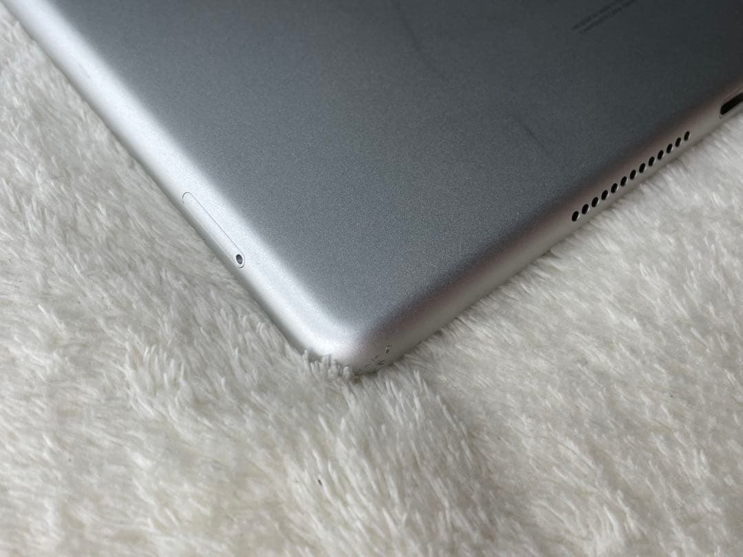 iPad 第8世代 32GB WiFi+Cellular