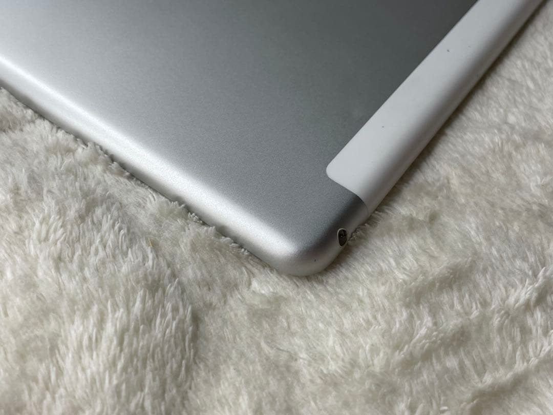 iPad 第8世代 32GB WiFi+Cellular