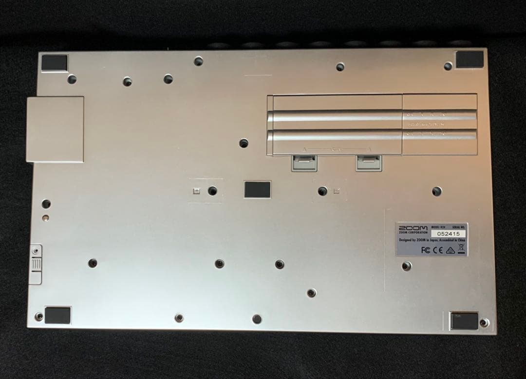 ZOOM R24 マルチトラックレコーダー