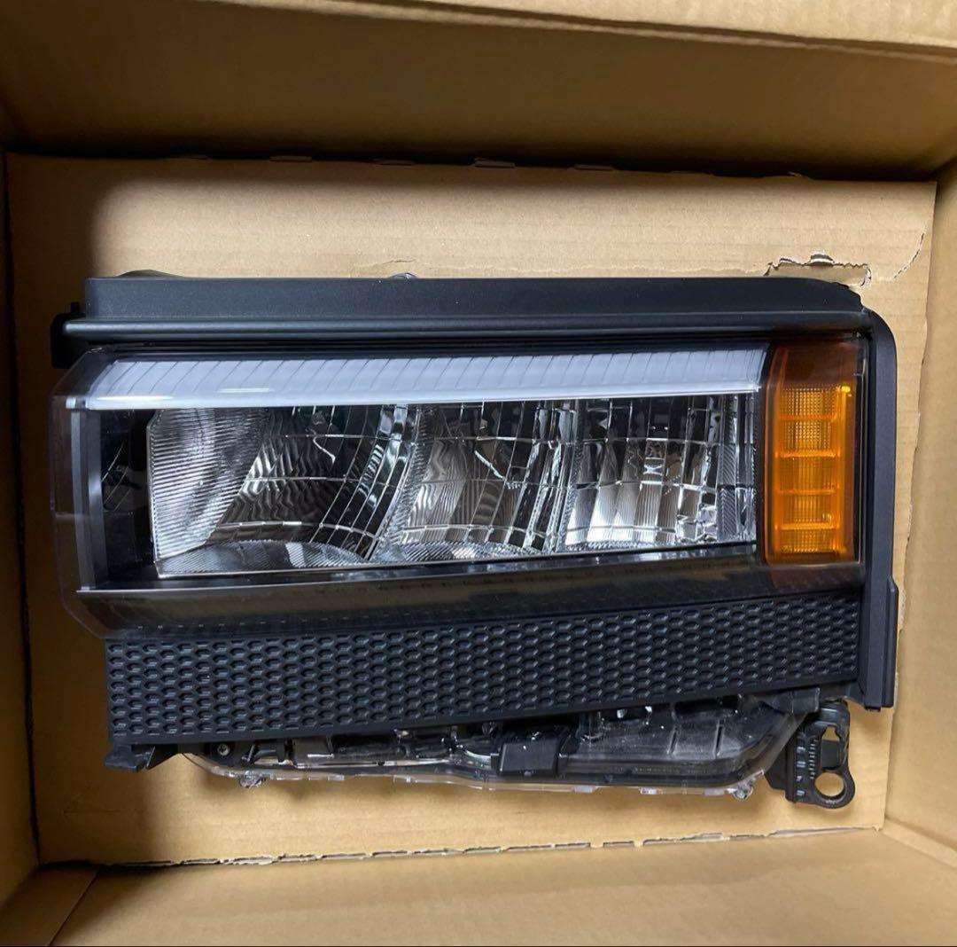新品未使用✴︎ランドクルーザー250 角目LEDヘッドライト トヨタ