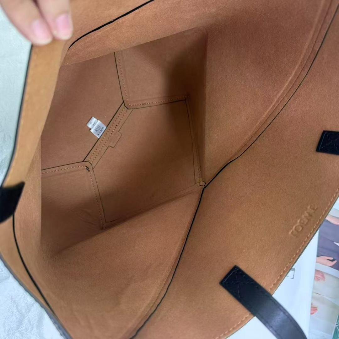 ブラックレザー ショルダーバッグ