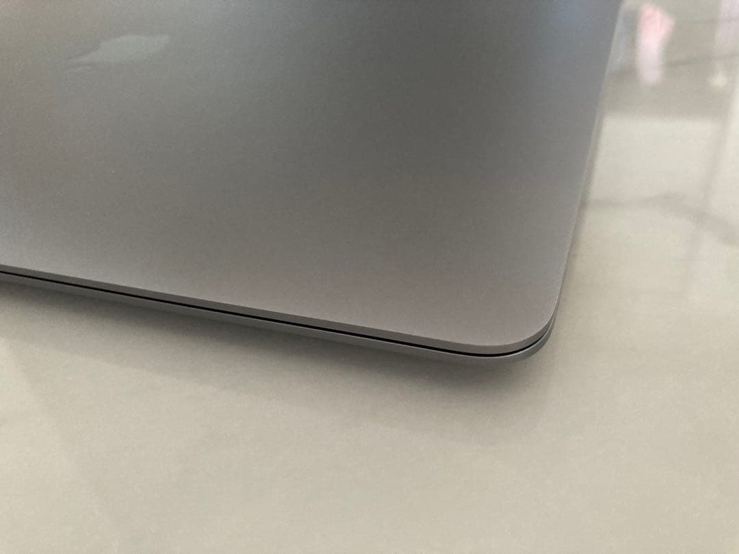 【中古】MacBook Air 13inch スペースグレイ