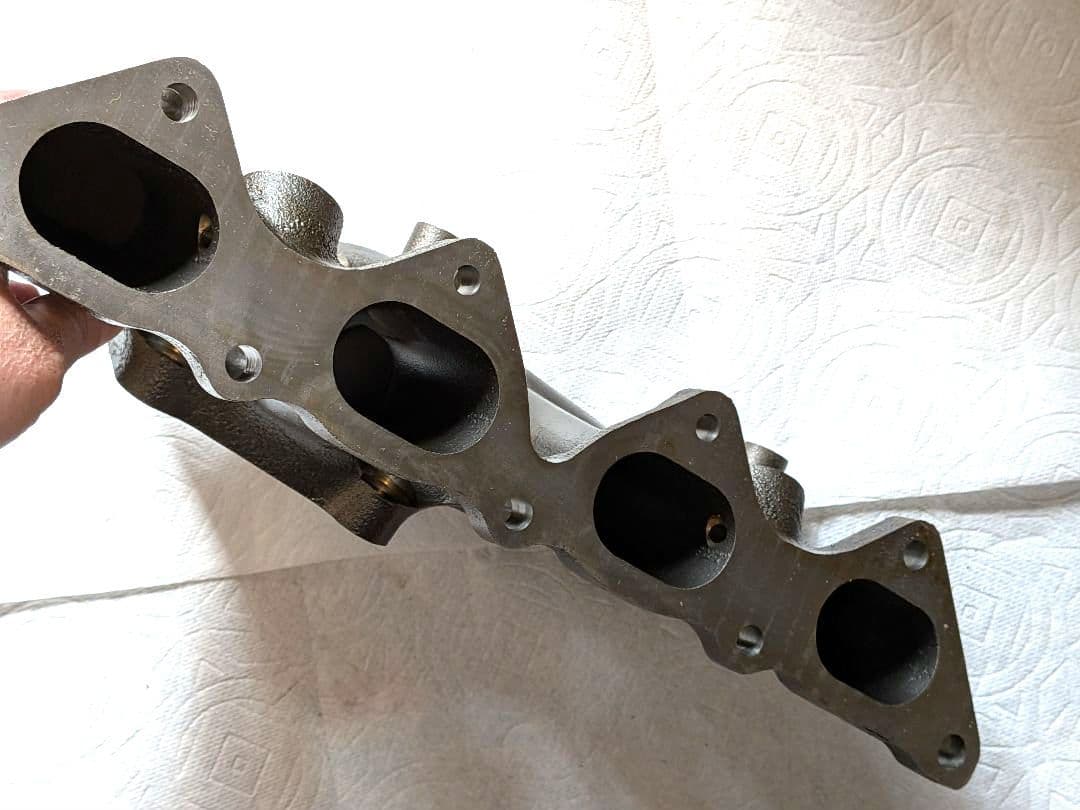 新品！ 半額以下！ランサーエボリューション8 エキゾーストマニホールド 純正品