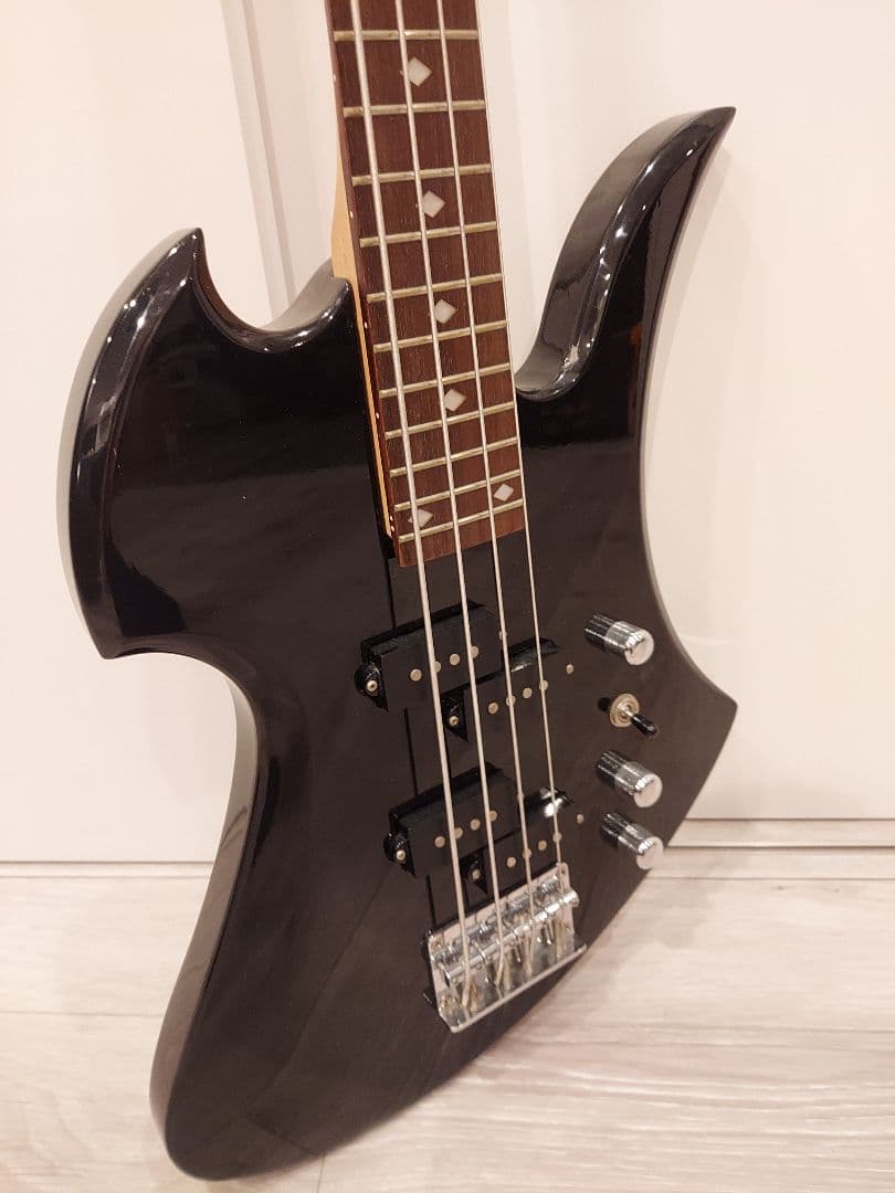 Chatting Bird エレキベース モッキンバードモデル