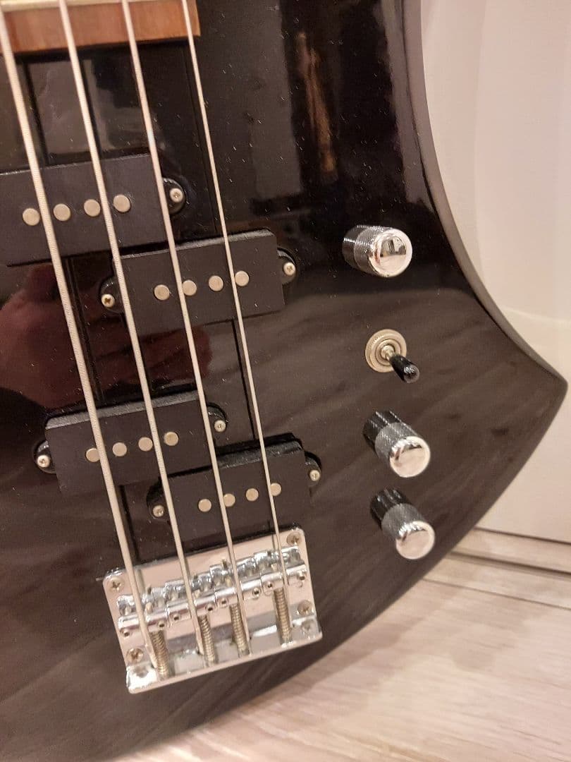 Chatting Bird エレキベース モッキンバードモデル