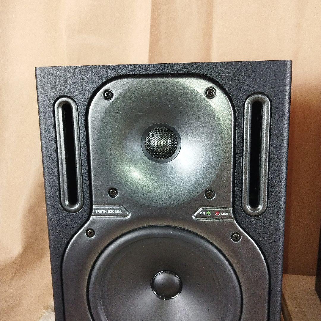 スタジオモニタースピーカー 　TRUTH B2030A BEHRINGER