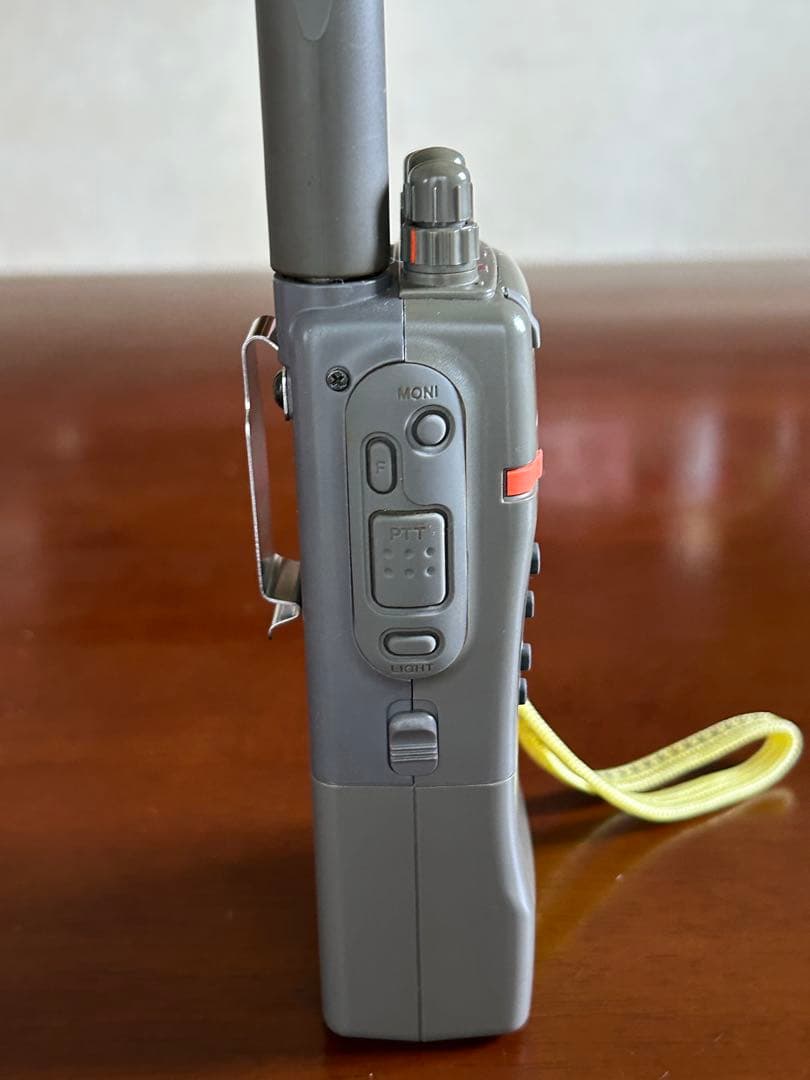 ICOM IC-W21 FMトランシーバー