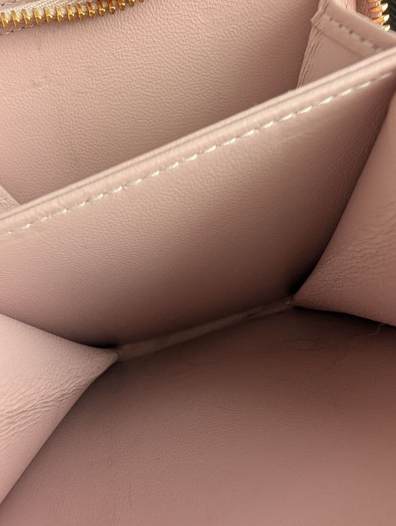 Miu Miu ピンク レザー 二つ折り財布