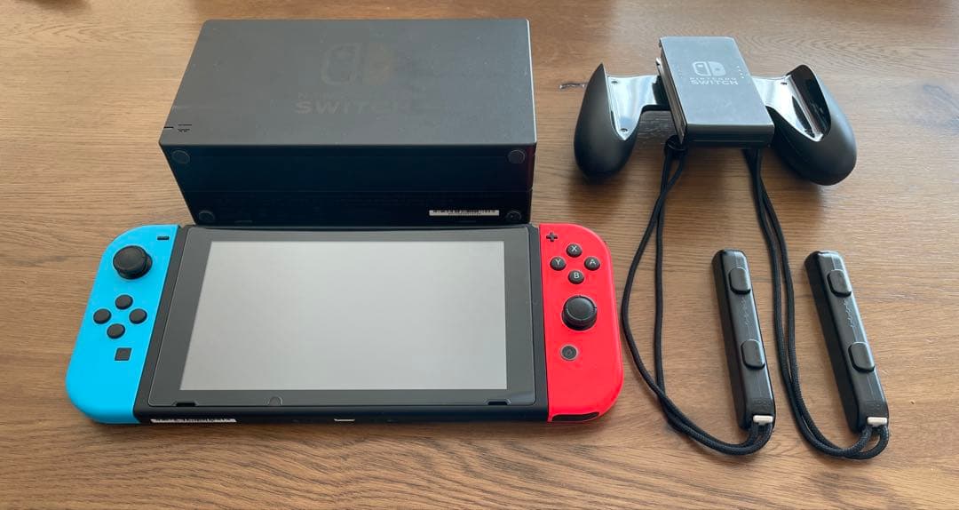 【美品】Nintendo Switch 本体 + Joy-Con（青/赤）