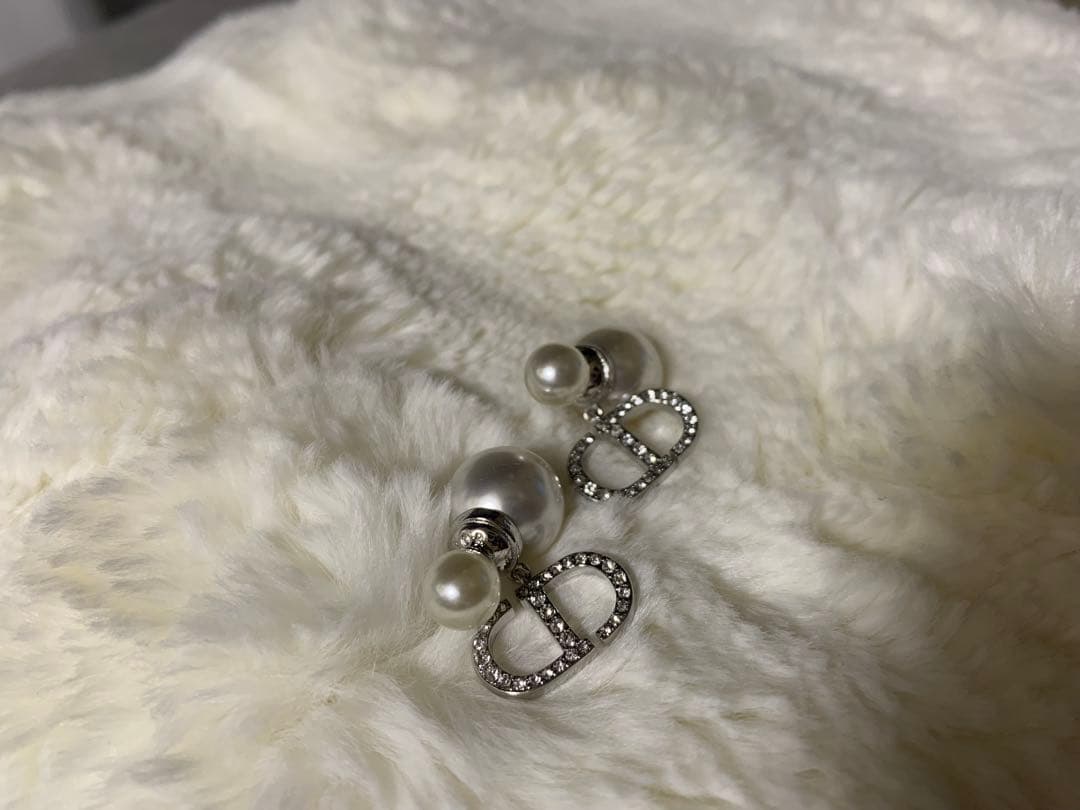 Diorディオールピアスパールシルバー