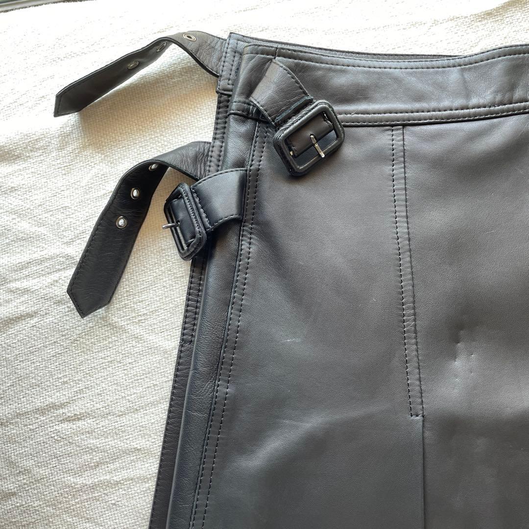 Burberry ブラックレザー プリーツスカート　羊革