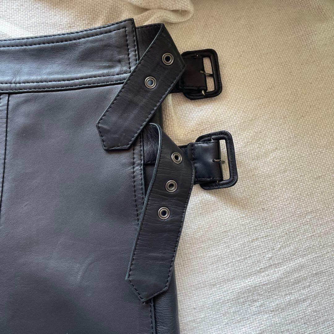 Burberry ブラックレザー プリーツスカート　羊革