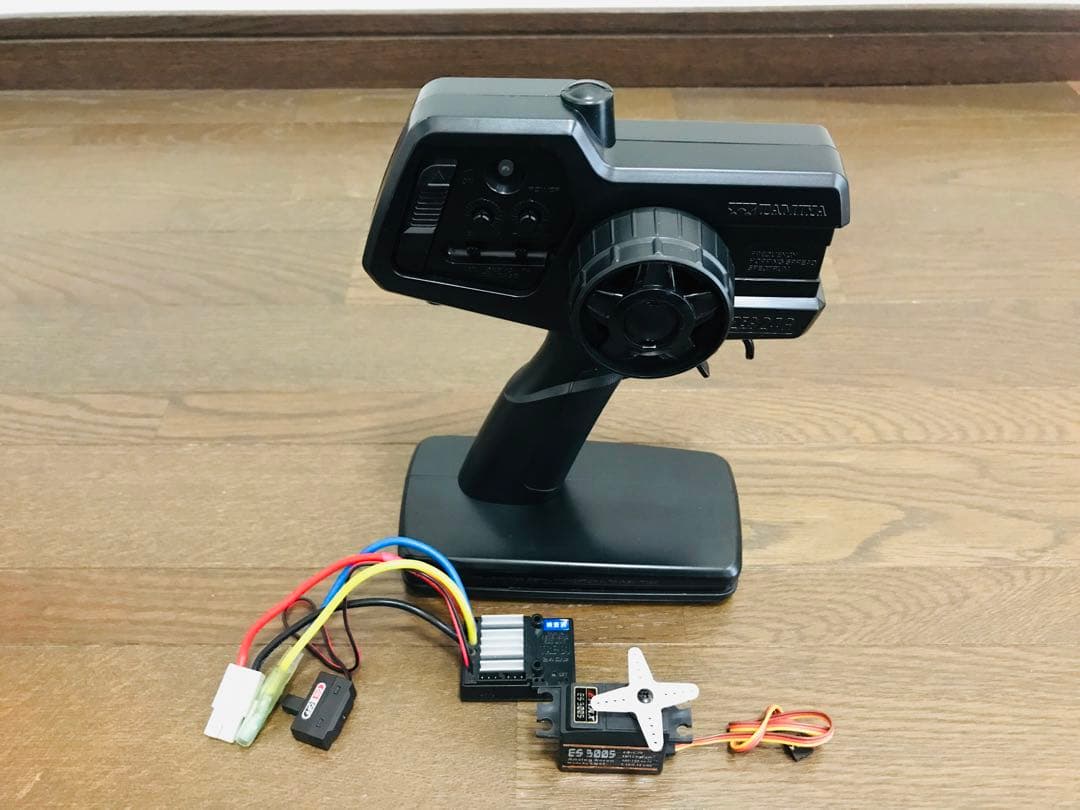 タミヤ プロポ 2.4G アンプ受信機一体型&サーボセット