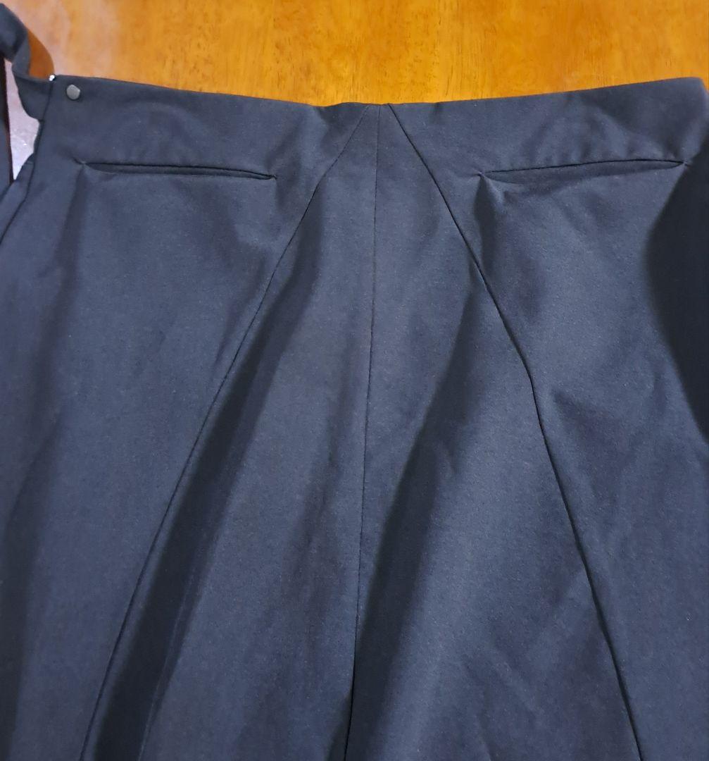 インカネーションのラップサルエルパンツ1度着用の美品だね‼️