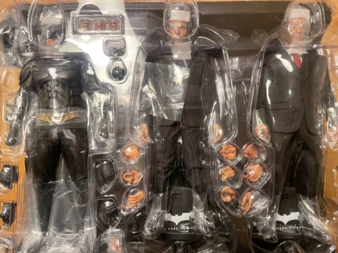 ホットトイズ　アルフレッドペニーワース&バット格納庫　ブルースウェイン付き