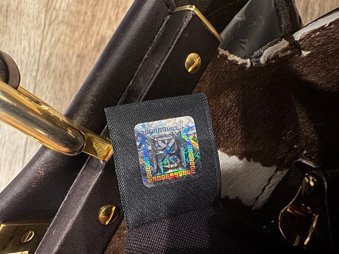 FENDI フェンディ 8BN226 ピーカブー ミディアム