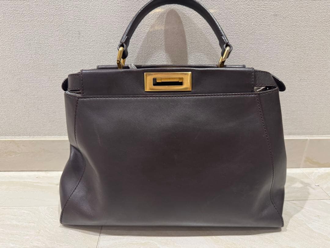 FENDI フェンディ 8BN226 ピーカブー ミディアム