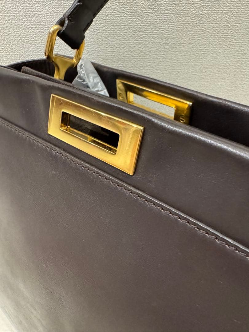 FENDI フェンディ 8BN226 ピーカブー ミディアム